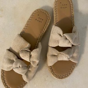Target a new day sandals